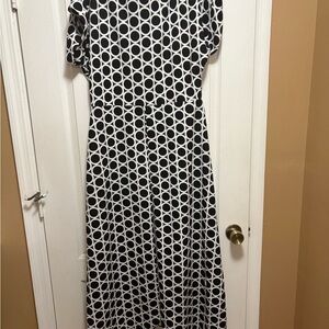 Elegant Black and White Circle Pattern Maxi Top